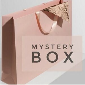 Boutique items mystery bundle ($200 value)